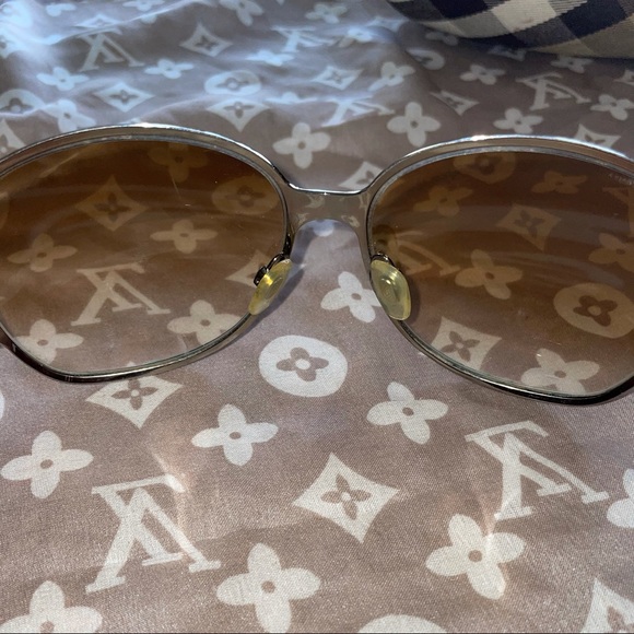 ❤️SOLD❤️ Burberry sunglasses - Picture 8 of 15